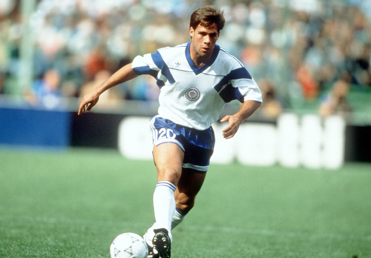 1990-USA-home-uniform-Paul-Caligiuri.jpg